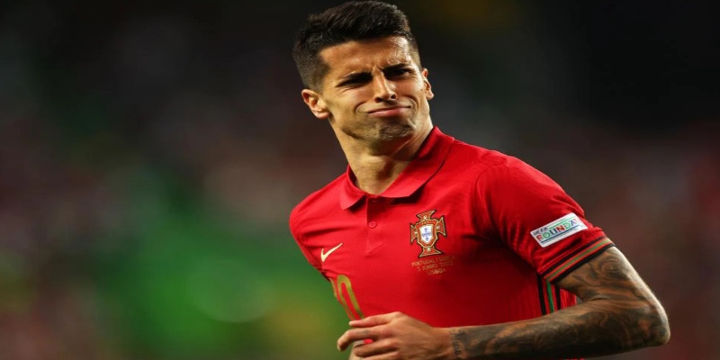 cau-thu-bong-da-joao-cancelo-tu-trien-vong-den-ngoi-sao-sang-choi-3431