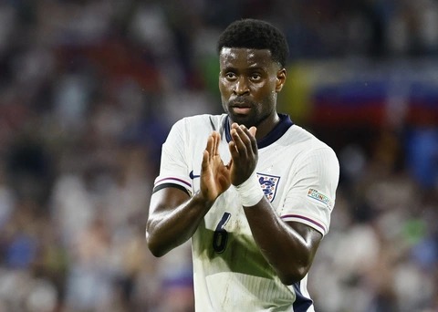 cau-thu-marc-guehi-hanh-trinh-khang-dinh-ban-than-tai-ngoai-hang-anh-4268